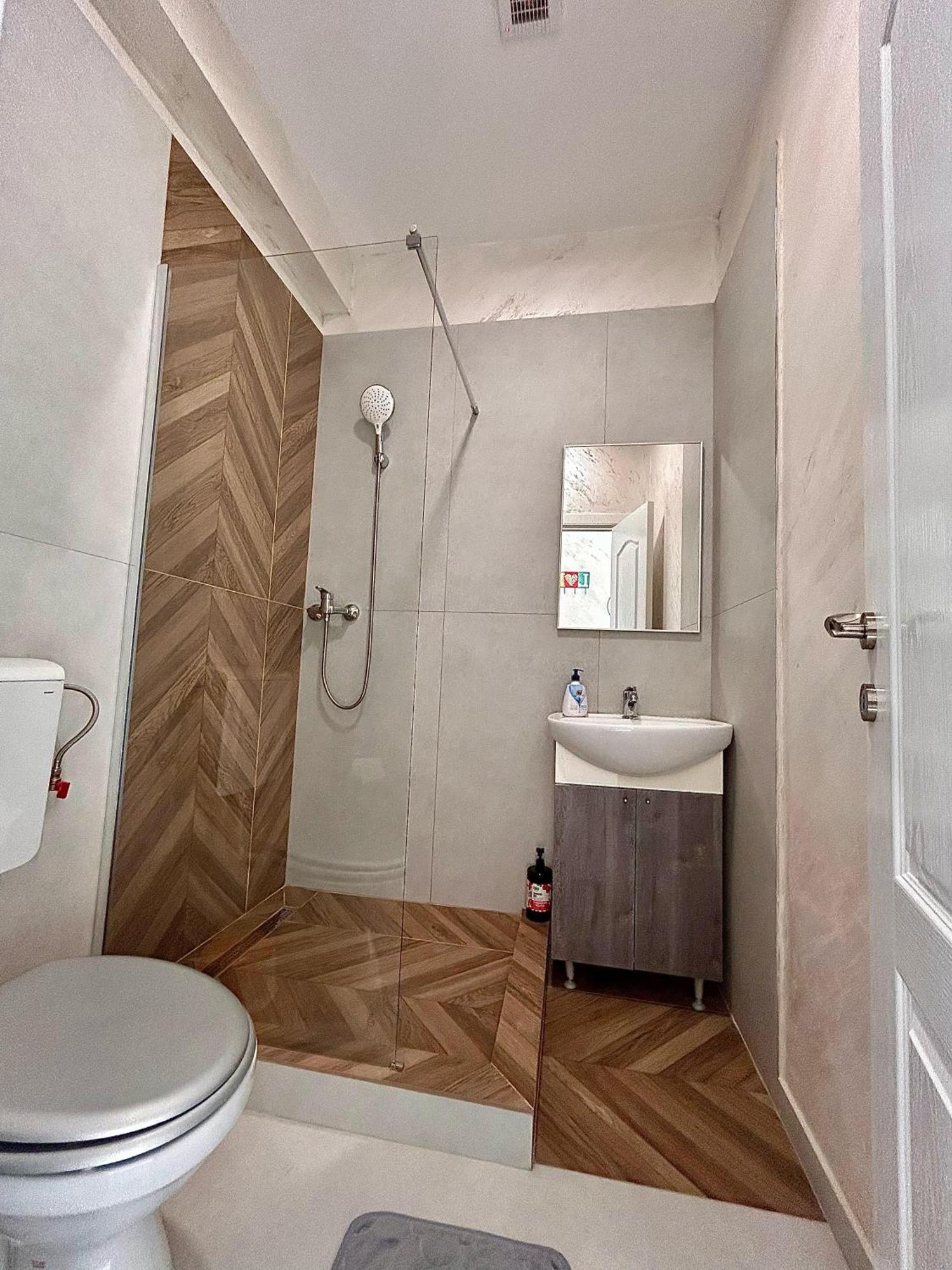 Teodoroiu Nr. 5 Aparthotel Craiova Kültér fotó