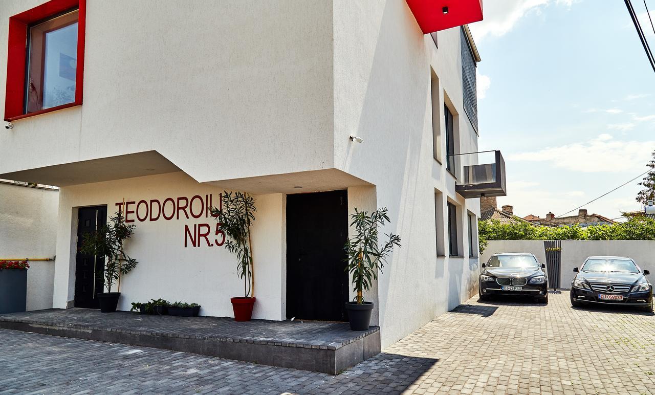 Teodoroiu Nr. 5 Aparthotel Craiova Kültér fotó