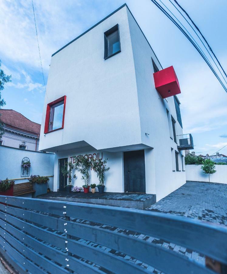 Teodoroiu Nr. 5 Aparthotel Craiova Kültér fotó